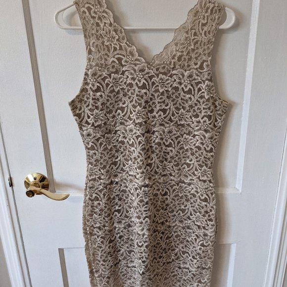 White House Black Market lace v-neck dress - Picture 2 of 3